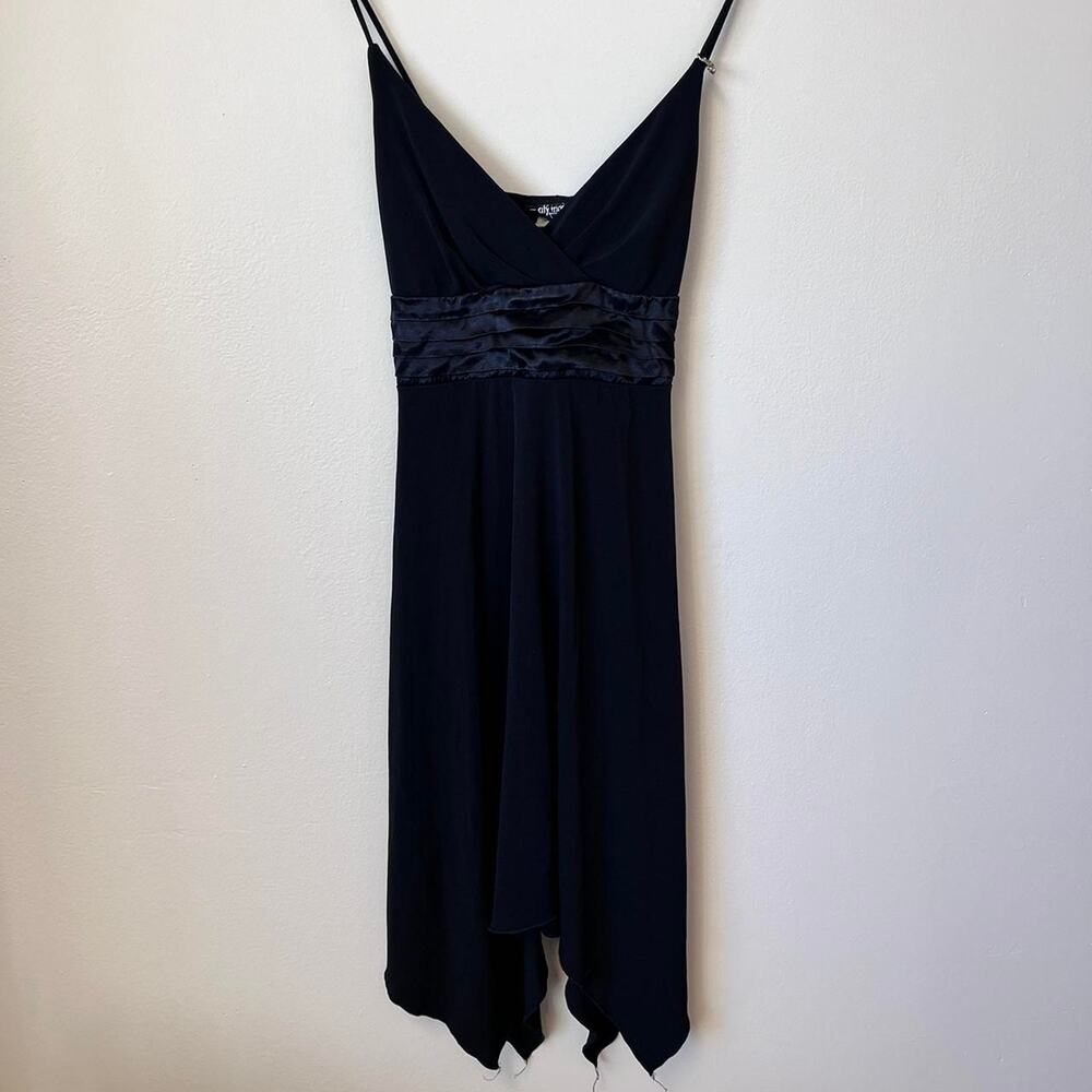 City triangles y2k midi asymmetrical